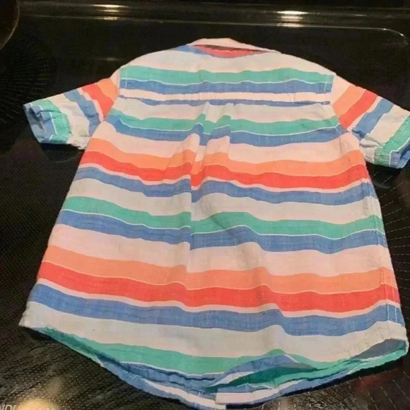 Five for 25 Place 100% cotton, short sleeved,  lightweight button down shirt - Picture 4 of 4